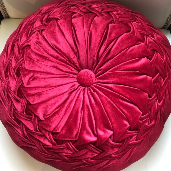 RED VELVET PLEATED THROW PILLOW - Picture 1 of 7